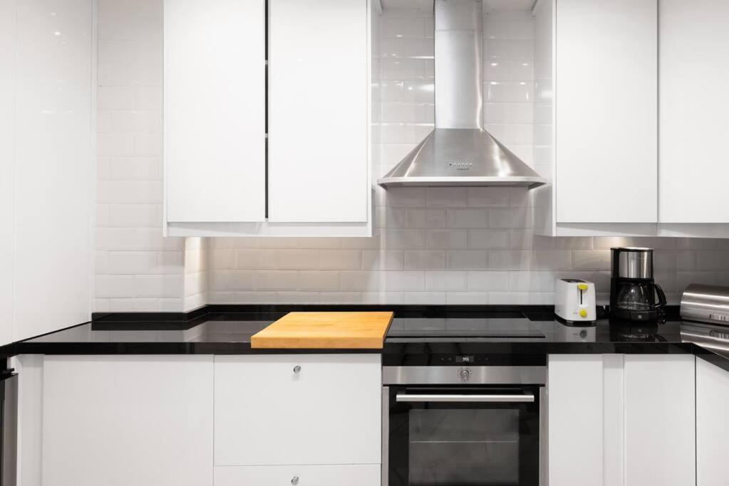 2 Bed In Magna With Sea Views * Marbellac